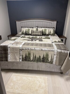 8 bedrooms, WiFi, bed sheets