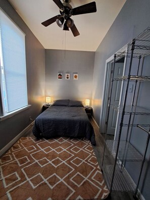 2 chambres, fer et planche à repasser, Wi-Fi, draps fournis