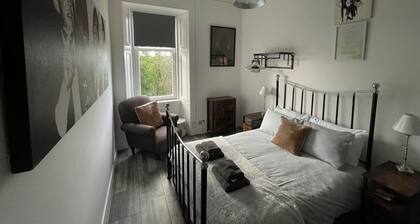 Isle of Bute Blissful Retreat- Stunning 3 Bed Flat