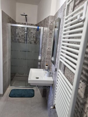 Hair dryer, towels