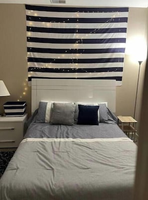 3 bedrooms, iron/ironing board, WiFi, bed sheets