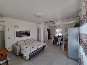1 chambre, fer et planche à repasser, accès Internet, draps fournis