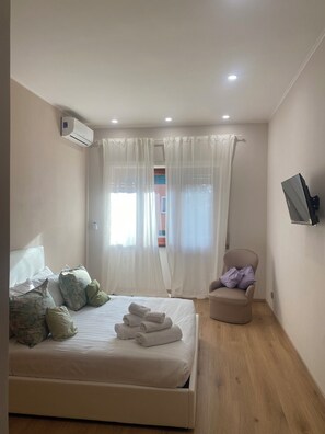 3 slaapkamers, een strijkplank/strijkijzer, wifi, beddengoed