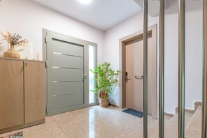 独特公寓, 花园景观 | 1 多间卧室、客房内  保险箱、隔音、熨斗/熨衣板
