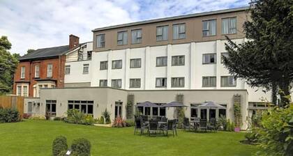 Plus Pinewood on Wilmslow Hotel Cheshire