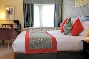 Room - Plus Pinewood on Wilmslow Hotel Cheshire (Handforth)
