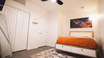 2 slaapkamers, een strijkplank/strijkijzer, wifi, beddengoed