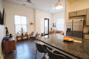 Interior - Canyon Stop 2Bed/2Bath Loft (Lawrence)