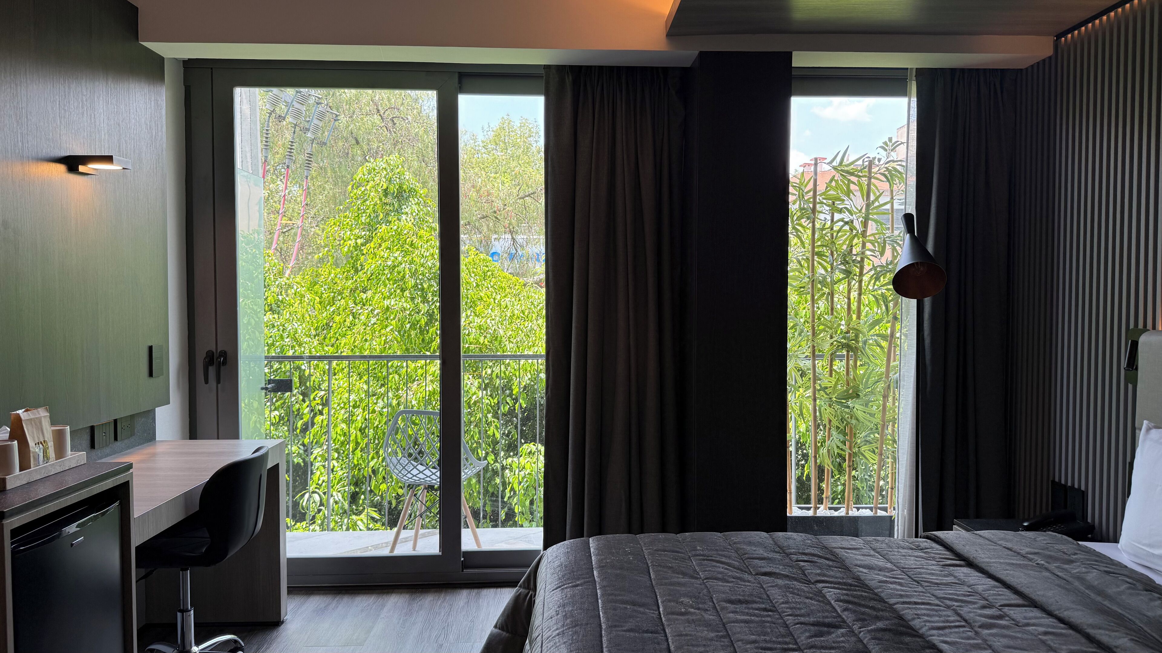 Rom – executive | Safe på rommet og sengetøy