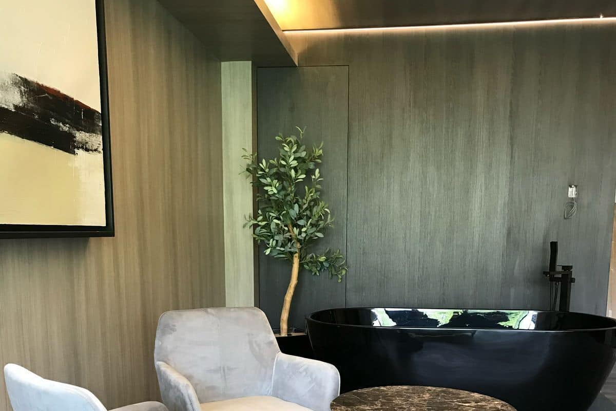 Luxury Room | Bathroom