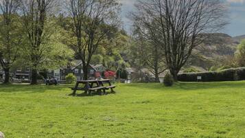 Cottage | Outdoor dining