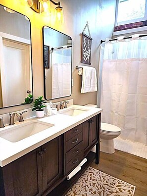 Hårføner og håndklær