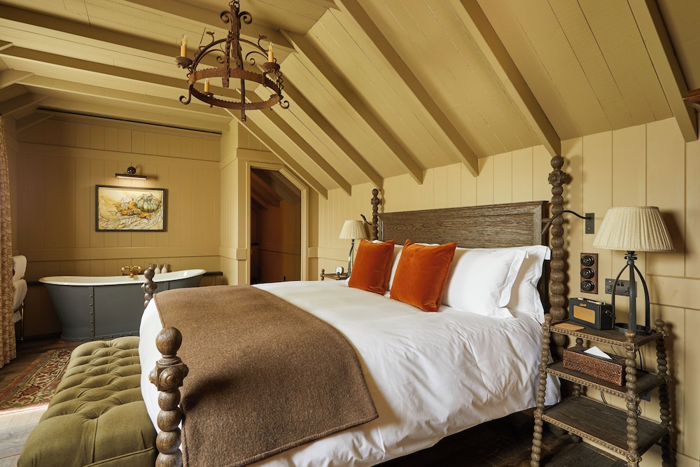 THE PIG-near Bath by null