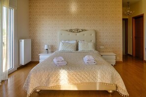 4 Schlafzimmer, Bügeleisen/Bügelbrett, Internetzugang, Bettwäsche