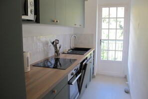 Køleskab, mikrobølgeovn, ovn, opvaskemaskine