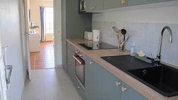 Réfrigérateur, micro-ondes, four, lave-vaisselle