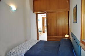 1 bedroom, iron/ironing board, internet, bed sheets - Casa Simon amazing sea view (Provincia di Latina)