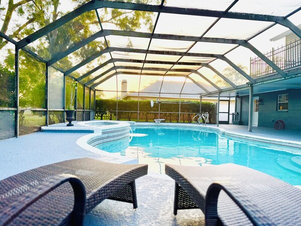 Outdoor pool, a heated pool - Tampa Luxury 5BR Estate with Pool + Golf Views (Tampa)