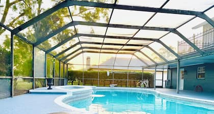 Tampa Luxury 5BR Estate with Pool + Golf Views