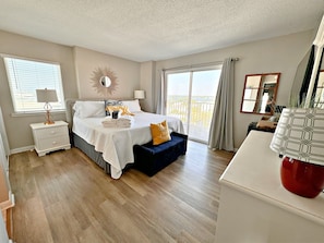 Maison, plusieurs lits, balcon, vue plage (Seacrest 709) | 2 chambres, décoration personnalisée, ameublement personnalisé