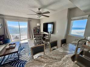 Ferienhaus, Mehrere Betten, Balkon, Strandblick (Seacrest 709) | Speisen