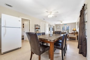 3 habitaciones, decoración personalizada y muebles diferentes