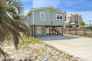 Exterior - Byron's Beach House (Gulf Shores)