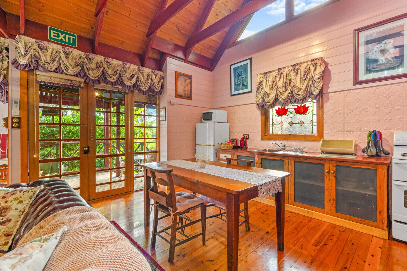 Microwave, oven, stovetop, coffee/tea maker