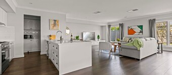 StayAU Contemporary 5BRM Families Home Point Cook