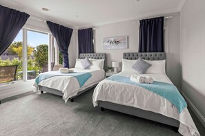 5 bedrooms, desk, iron/ironing board, WiFi