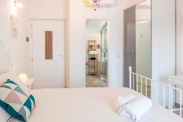 Deluxe Double Room, Balcony, City View | Desk, laptop workspace, blackout curtains, soundproofing
