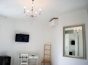 Habitación doble, balcón, vistas a la ciudad | Interior