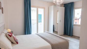 Double Room, Balcony, City View | Desk, laptop workspace, blackout drapes, soundproofing