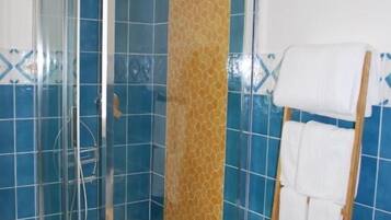 Superior Double Room, Balcony, City View | Bathroom | Shower, hair dryer, towels