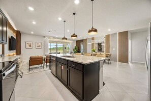 Interior - 10 BD/ 8 BA/ Windsor Cay (15953 CC) (Clermont)