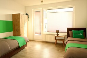 3 bedrooms, WiFi, bed sheets - Livemore24 - Apartment 2 in Duisburg 24/7 check-in (Duisburg)