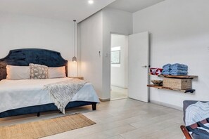 4 bedrooms, WiFi, bed sheets