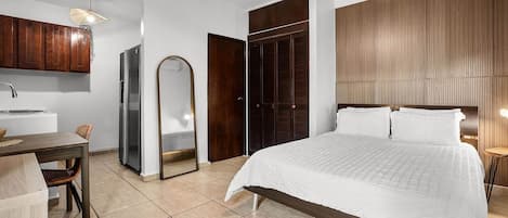 1 bedroom, iron/ironing board, WiFi, bed sheets