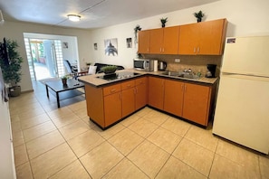 Fridge, cookware/dishes/utensils