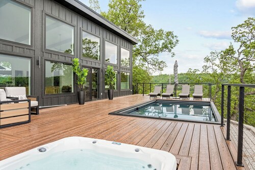 Luxury Home w/ Heated Private Pool Amazing Views, Indian Point next to SDC!