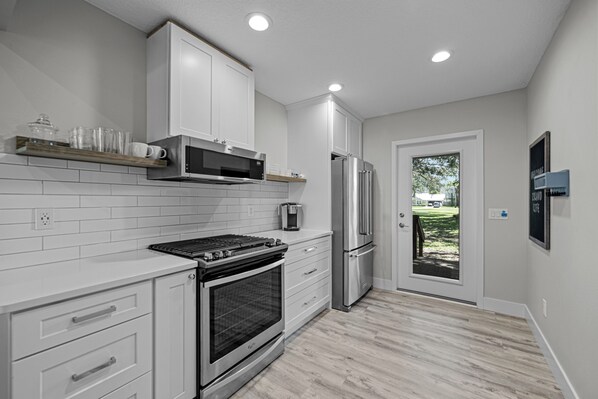 Microwave, oven, stovetop, dishwasher