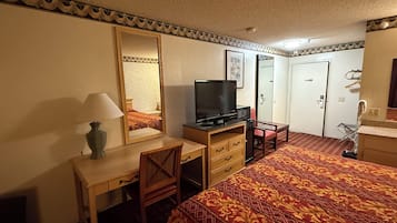 Iron/ironing board, free WiFi, bed sheets