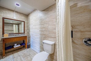 Zimmer, 1 King-Bett, Nichtraucher | Badezimmer