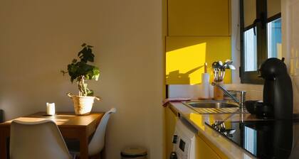 Free parking&9 min metro to downtown, with private terrace