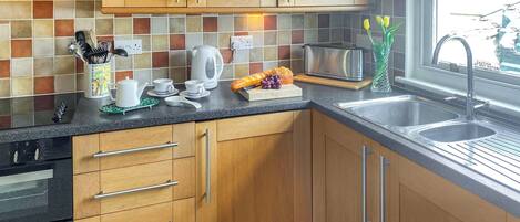Dishwasher, cookware/dishes/utensils