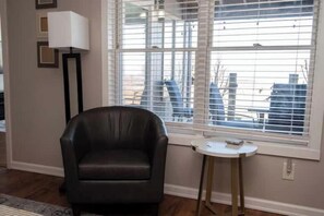 Smart TV, books - Spacious Vermilion House on the Lake (Vermilion)