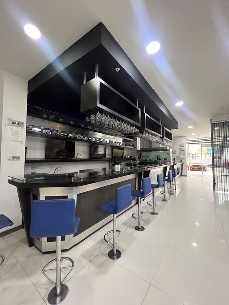Lobby lounge