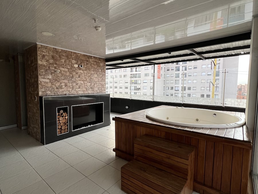 Sauna, steam room