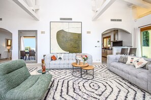 TV - Magnificent sea view villa - DG (Cap-d'Ail)