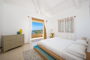 5 bedrooms, iron/ironing board, free WiFi, bed sheets